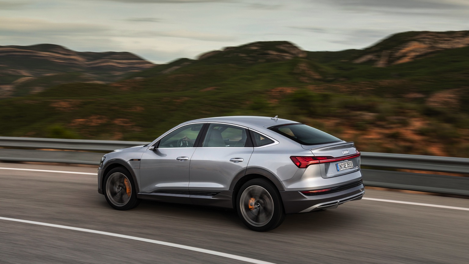 Audi_e-tron_Sportback_2020-7