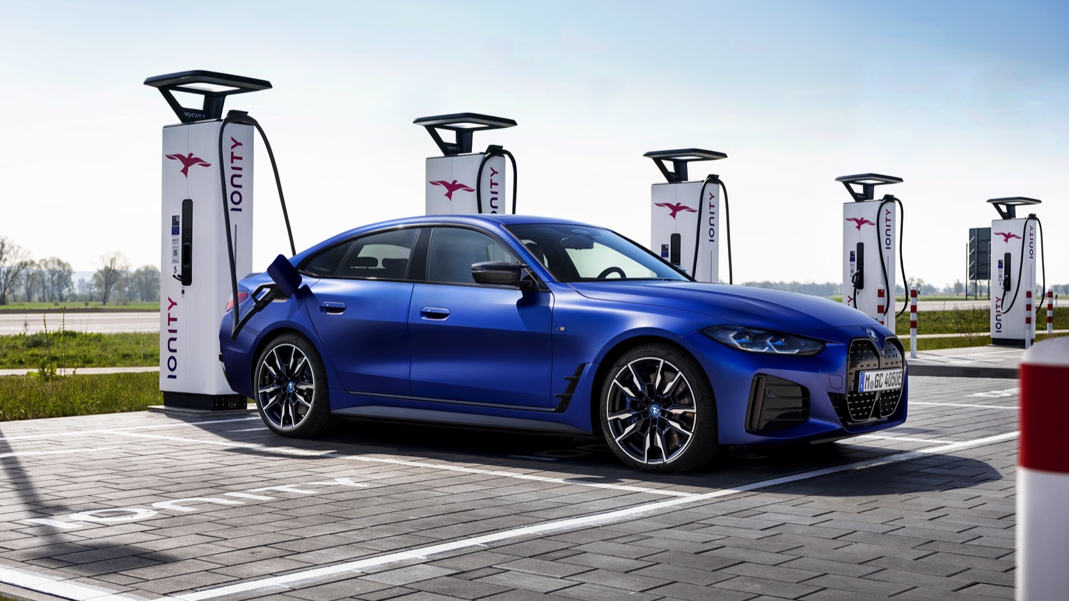 BMW_i4_M50-10