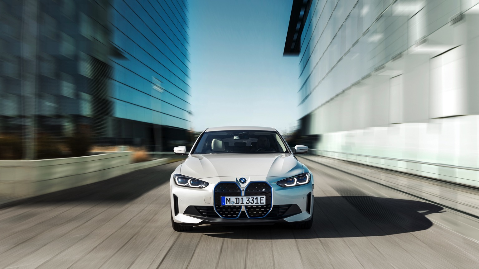 BMW_i4_eDrive40-10
