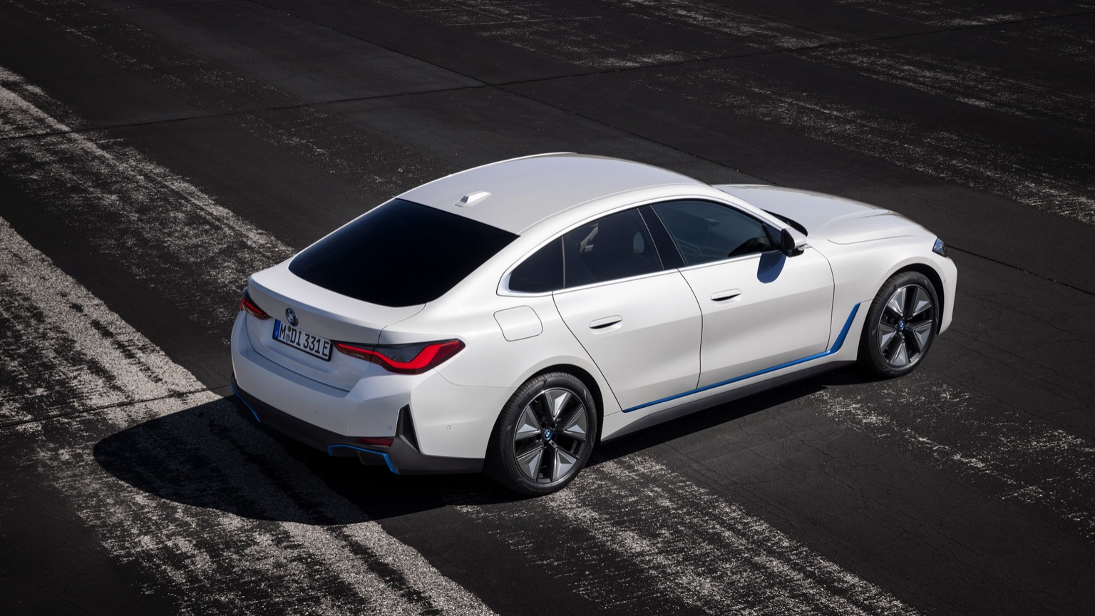 BMW_i4_eDrive40-11