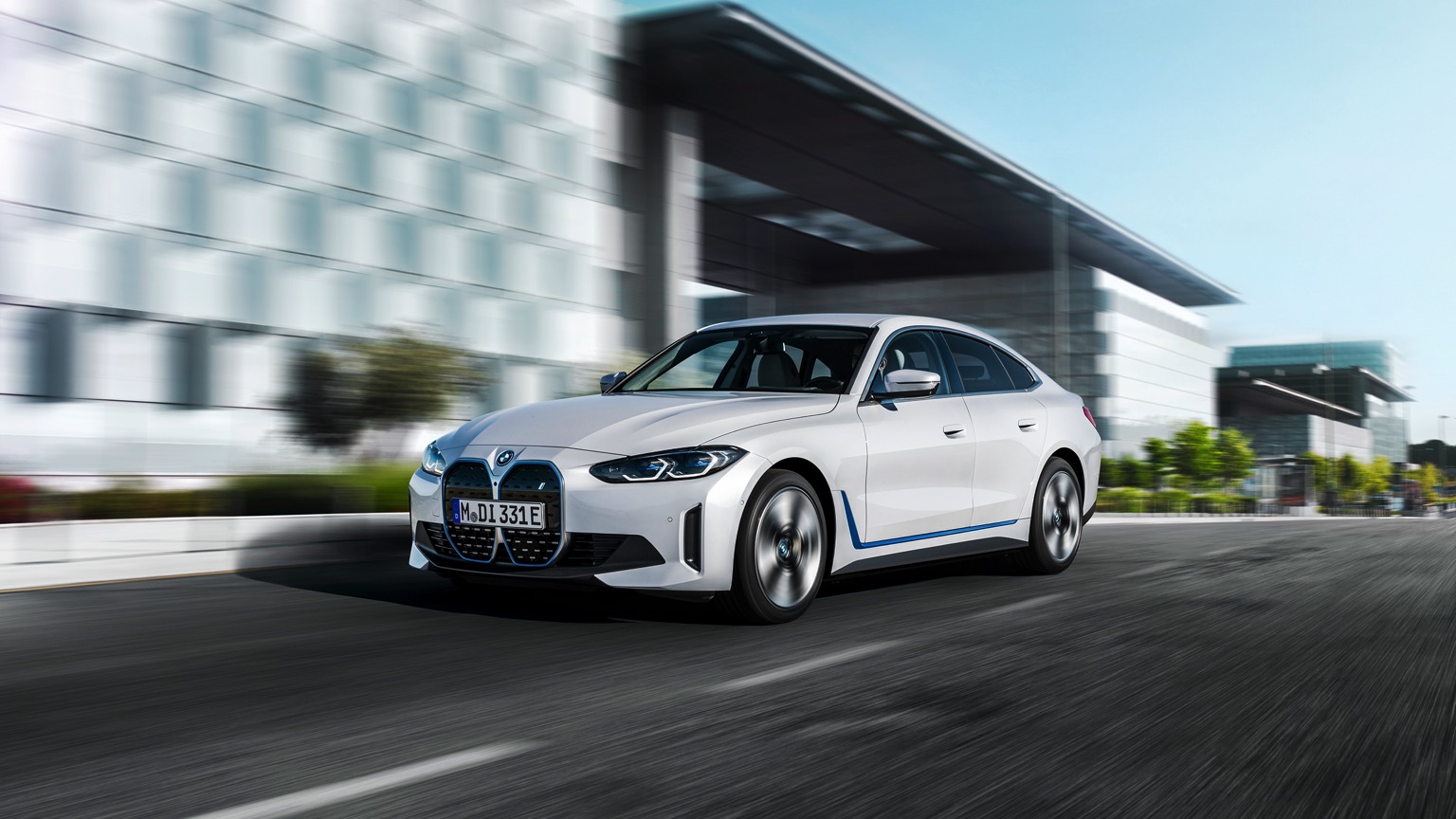 BMW_i4_eDrive40-16