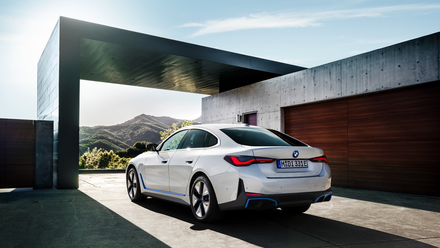 BMW_i4_eDrive40-2