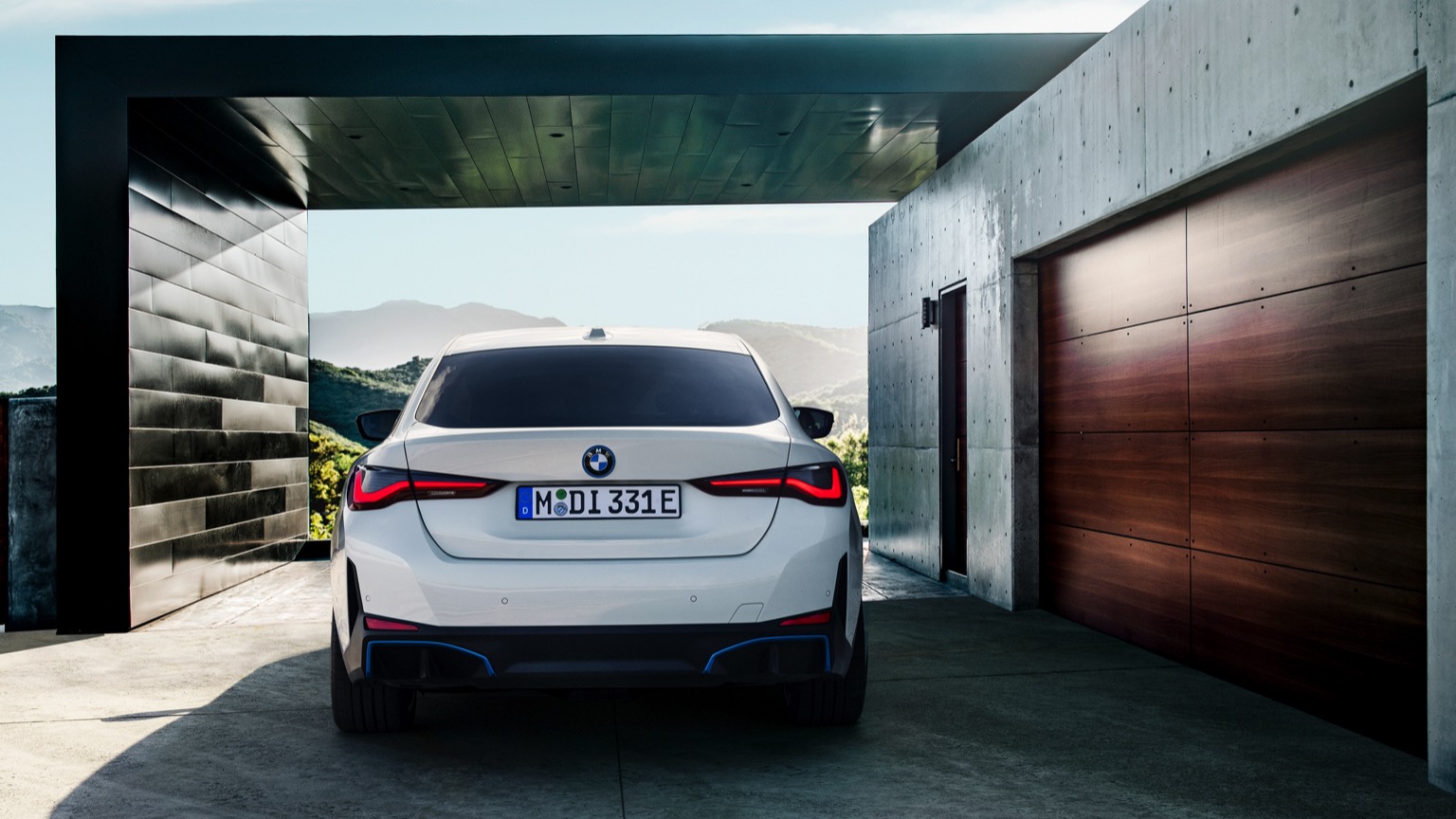 BMW_i4_eDrive40-3