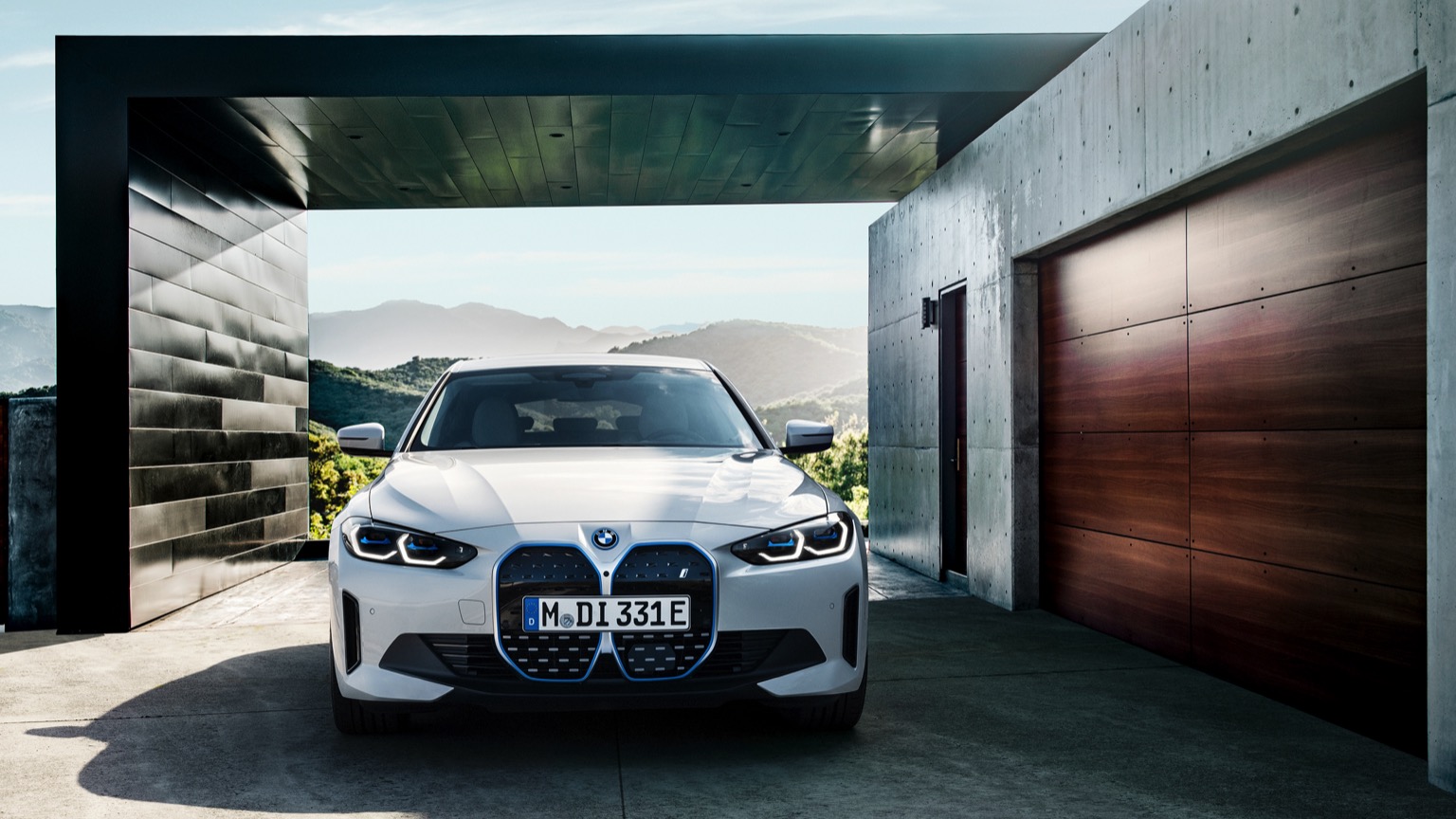 BMW_i4_eDrive40-4