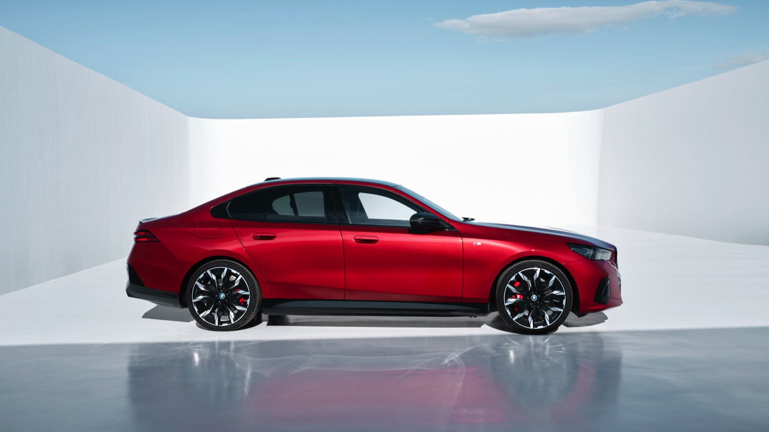 BMW_i5_M60_xDrive_Sedan-16