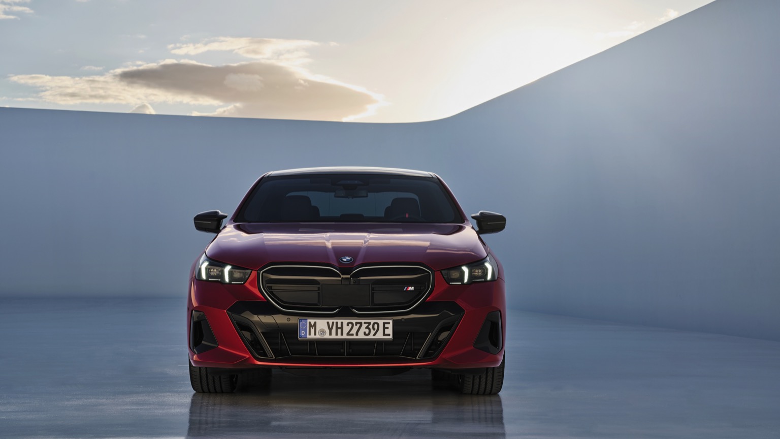 BMW_i5_M60_xDrive_Sedan-17