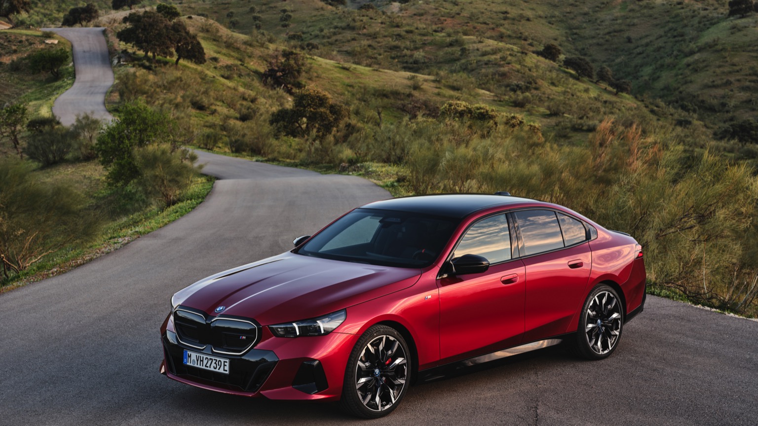 BMW_i5_M60_xDrive_Sedan-19