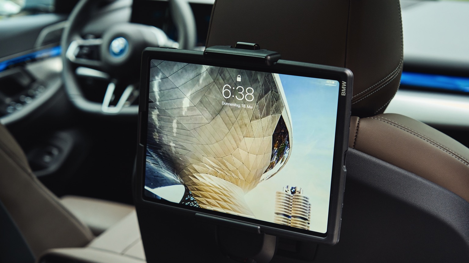 BMW_i5_M60_xDrive_Sedan-39