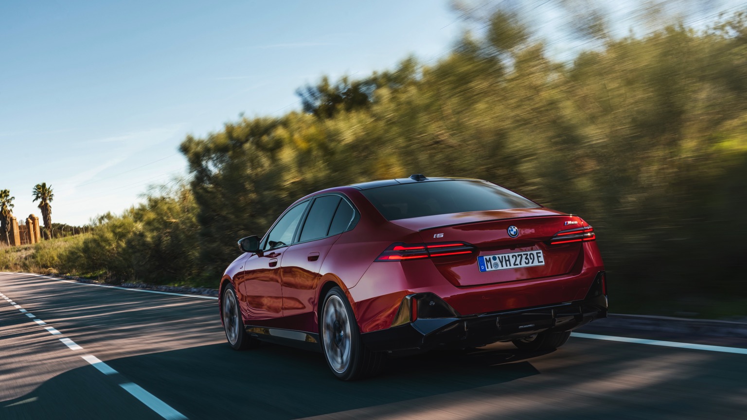 BMW_i5_M60_xDrive_Sedan-6