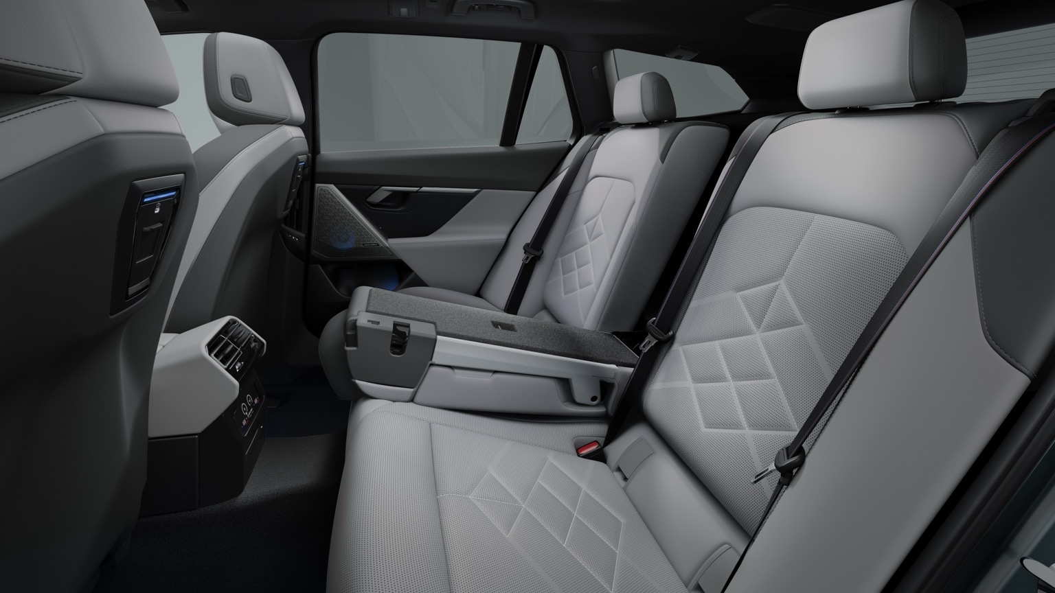 BMW_i5_M60_xDrive_Touring-12