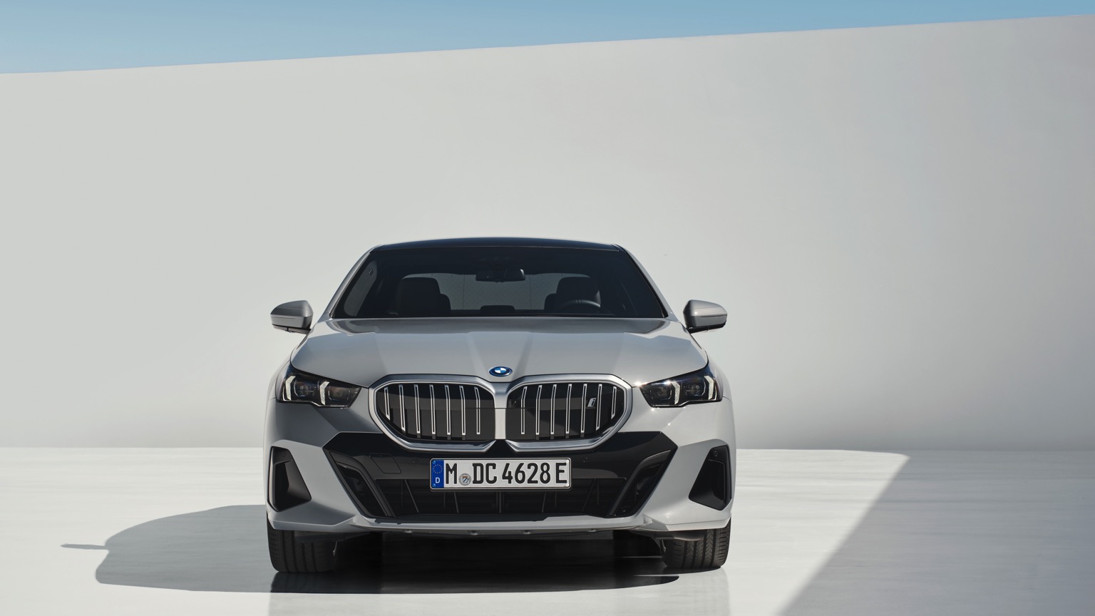 BMW_i5_eDrive40_Sedan-11