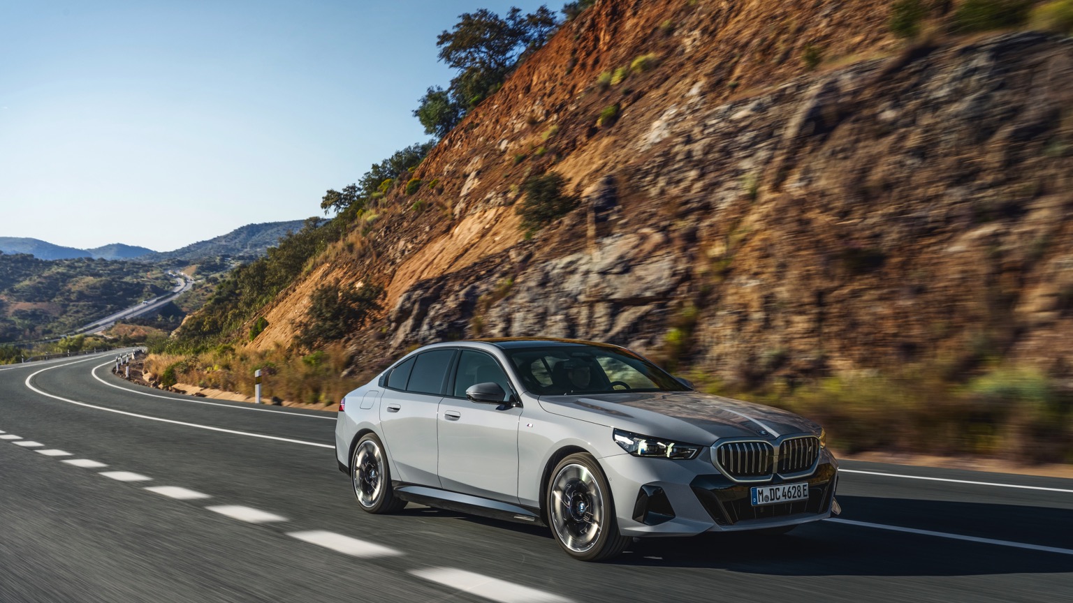 BMW_i5_eDrive40_Sedan-3