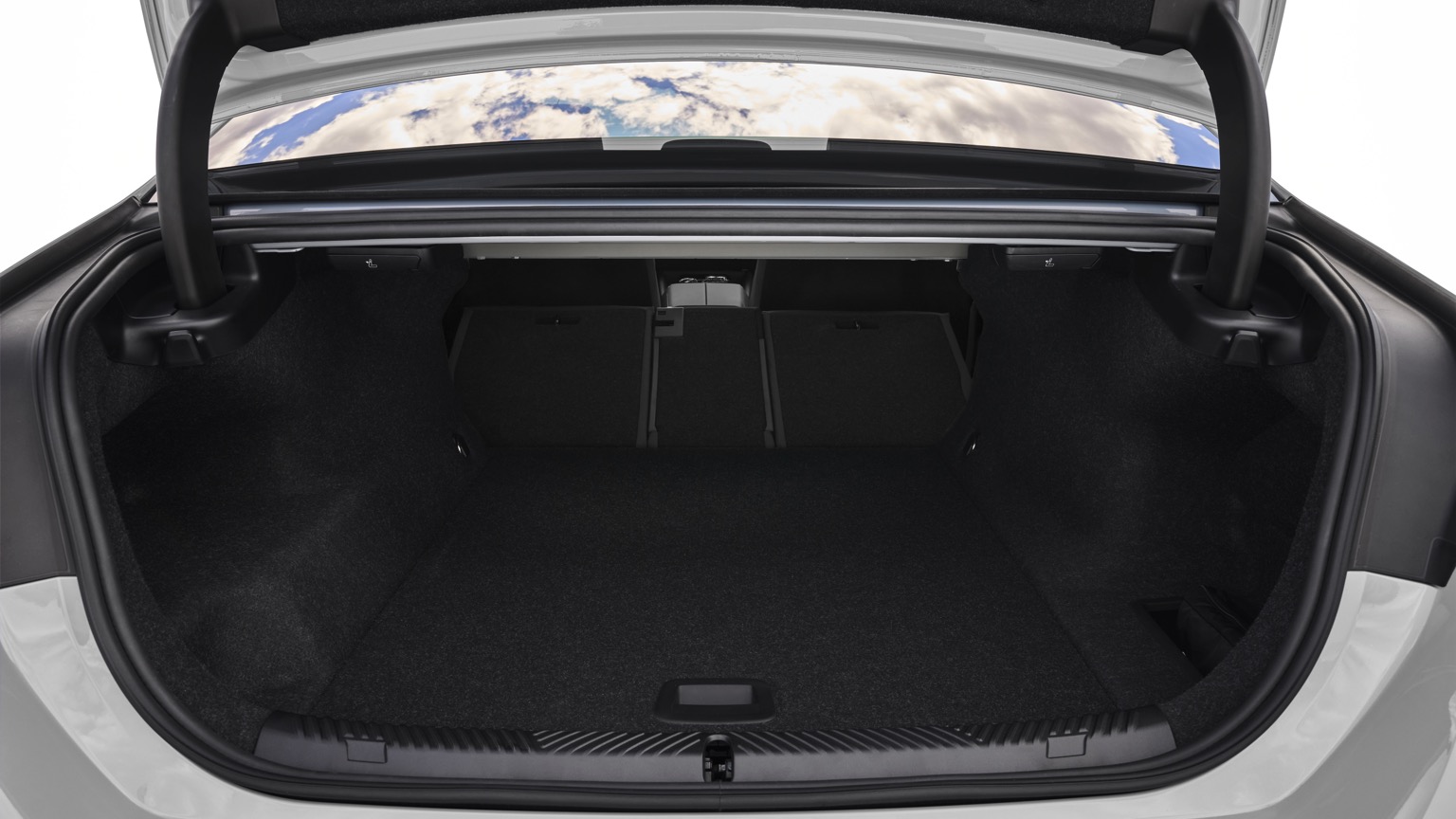 BMW_i5_eDrive40_Sedan-33