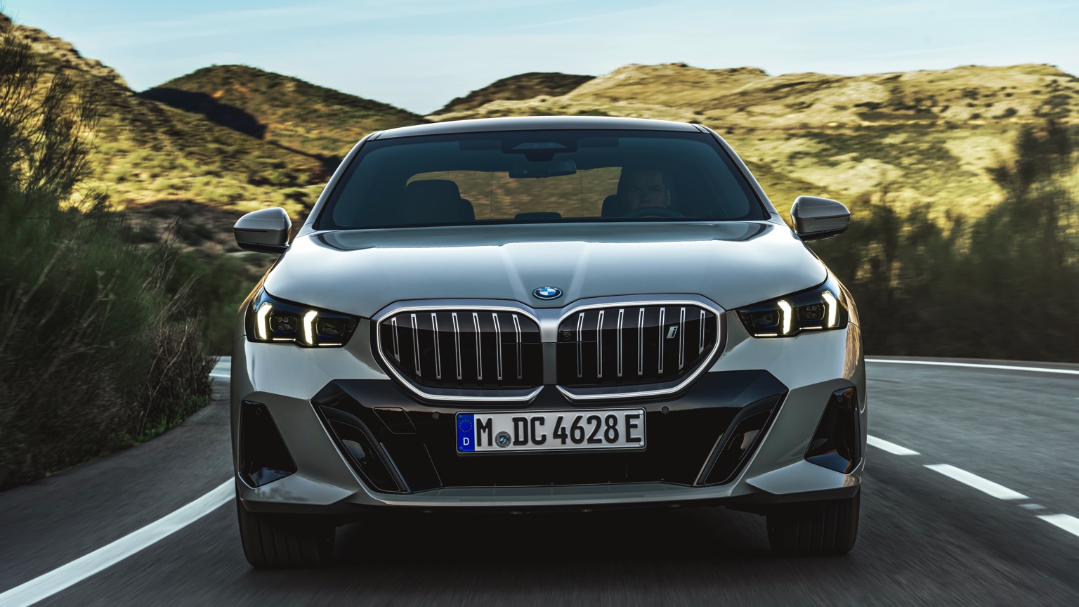 BMW_i5_eDrive40_Sedan-6
