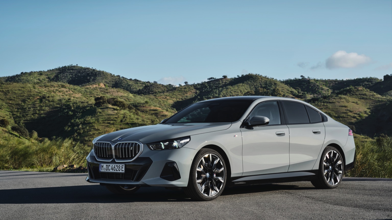 BMW_i5_eDrive40_Sedan-8