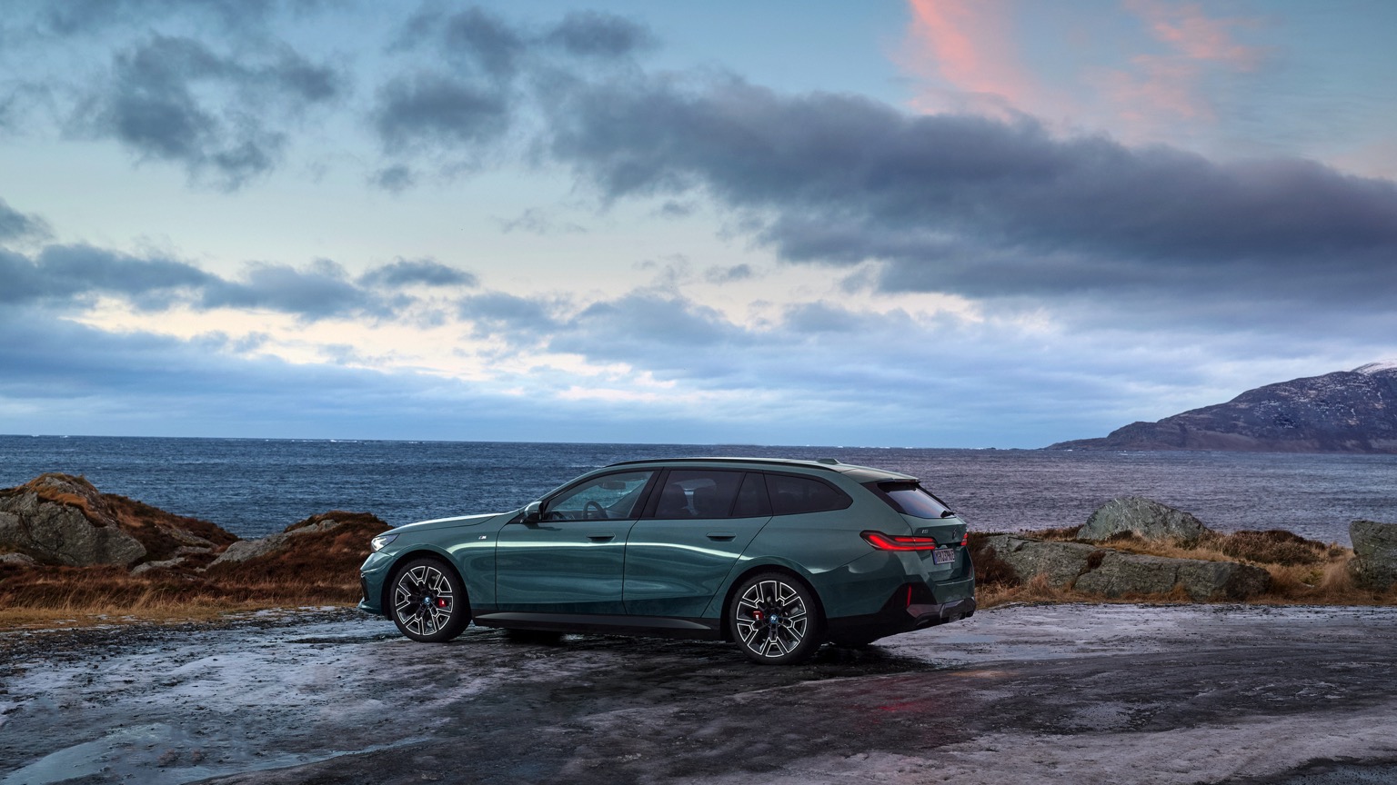 BMW_i5_eDrive40_Touring-15