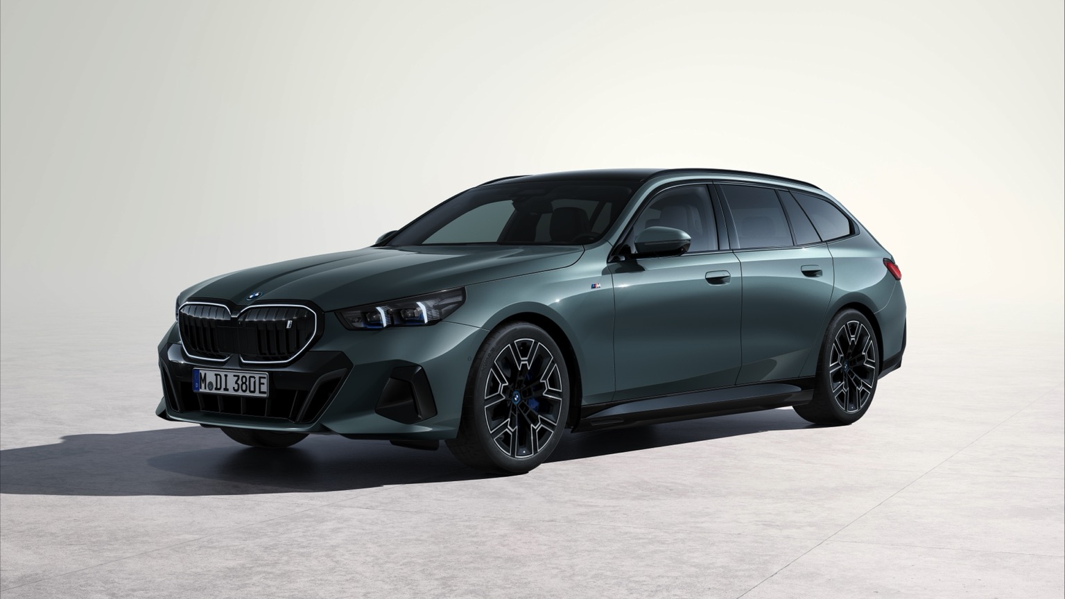 BMW_i5_eDrive40_Touring-17