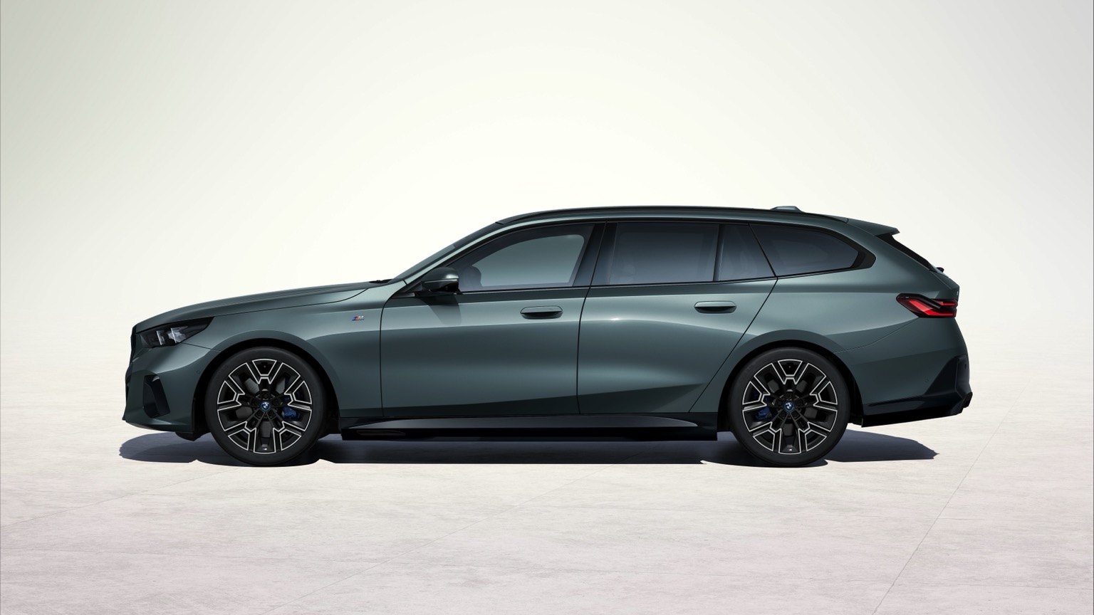 BMW_i5_eDrive40_Touring-19