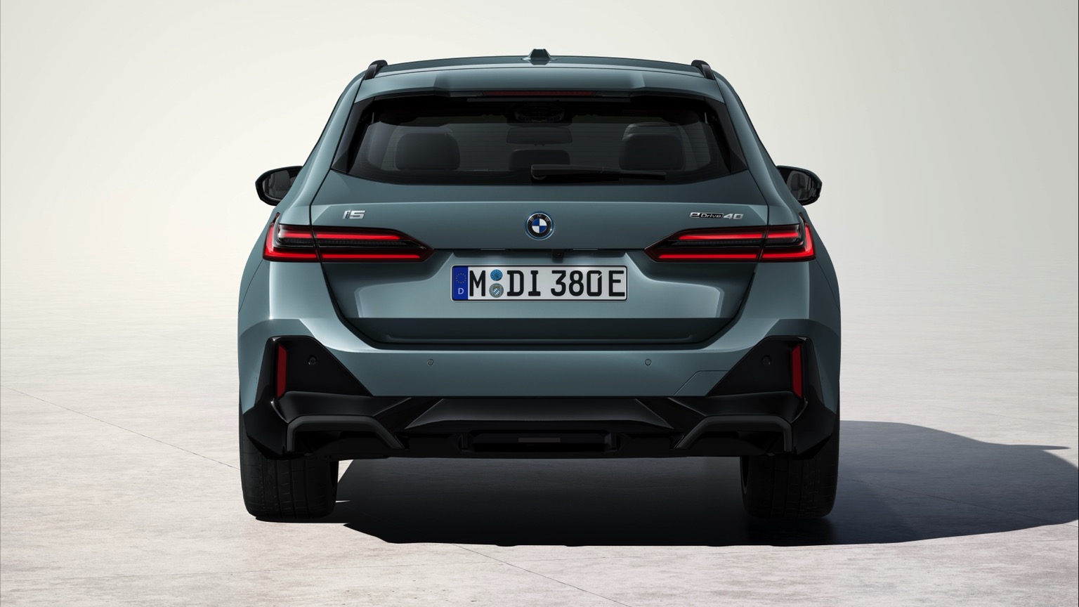BMW_i5_eDrive40_Touring-21