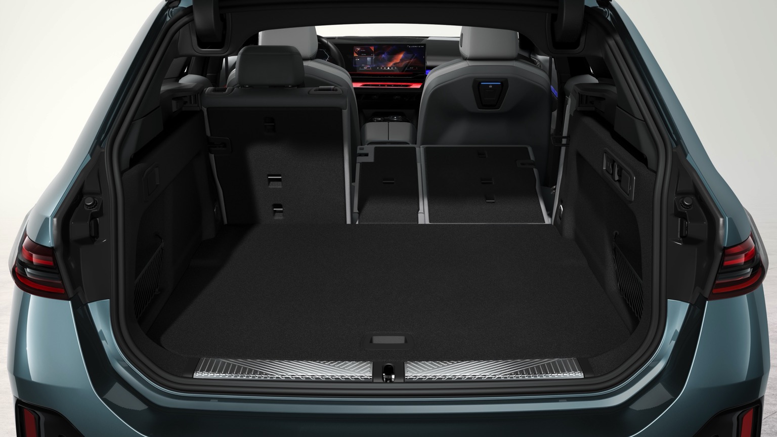 BMW_i5_eDrive40_Touring-25