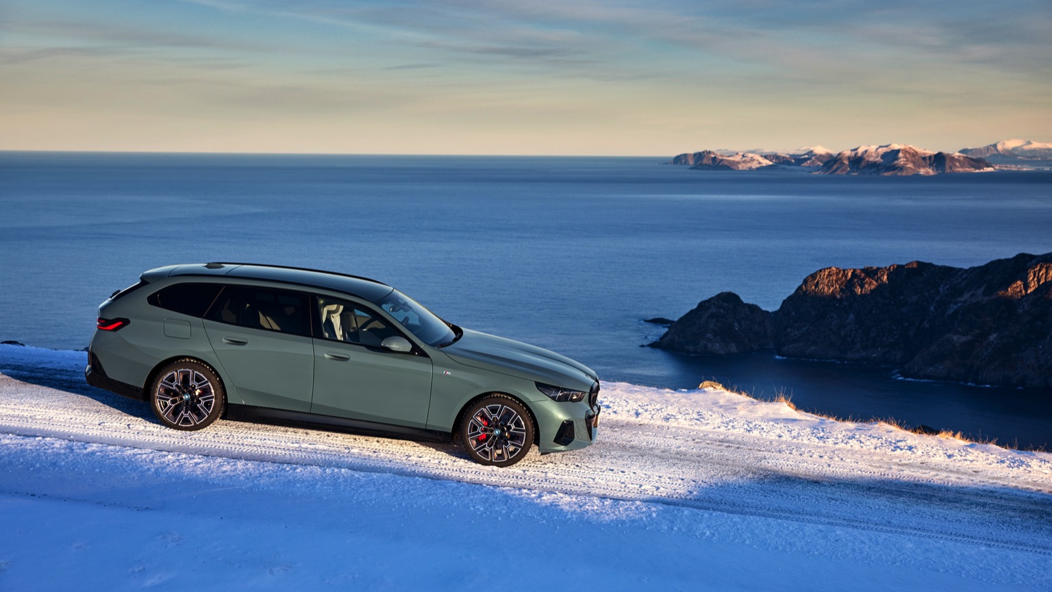 BMW_i5_eDrive40_Touring-5