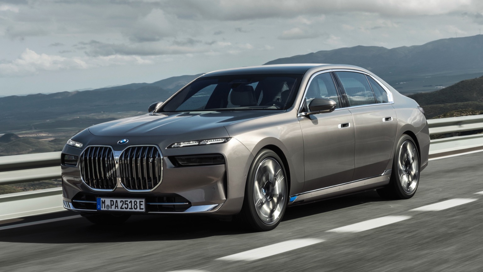 BMW_i7_2022-1