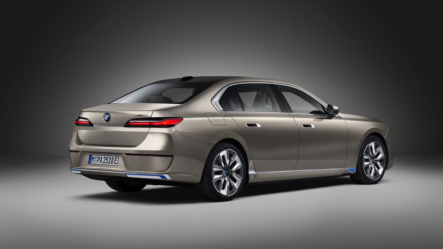 BMW_i7_2022-11