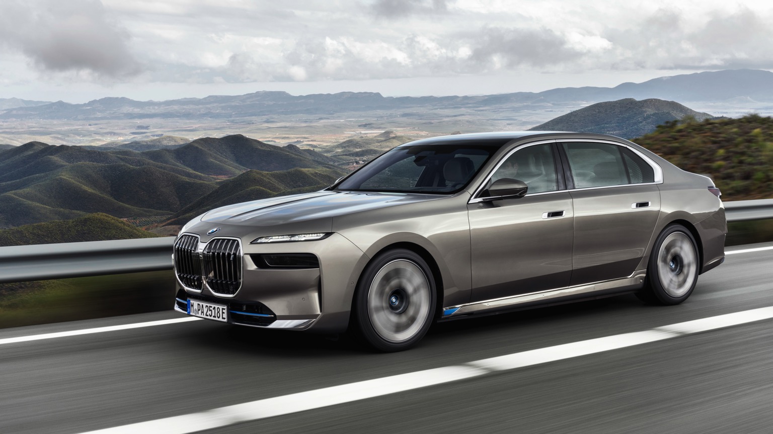 BMW_i7_2022-2