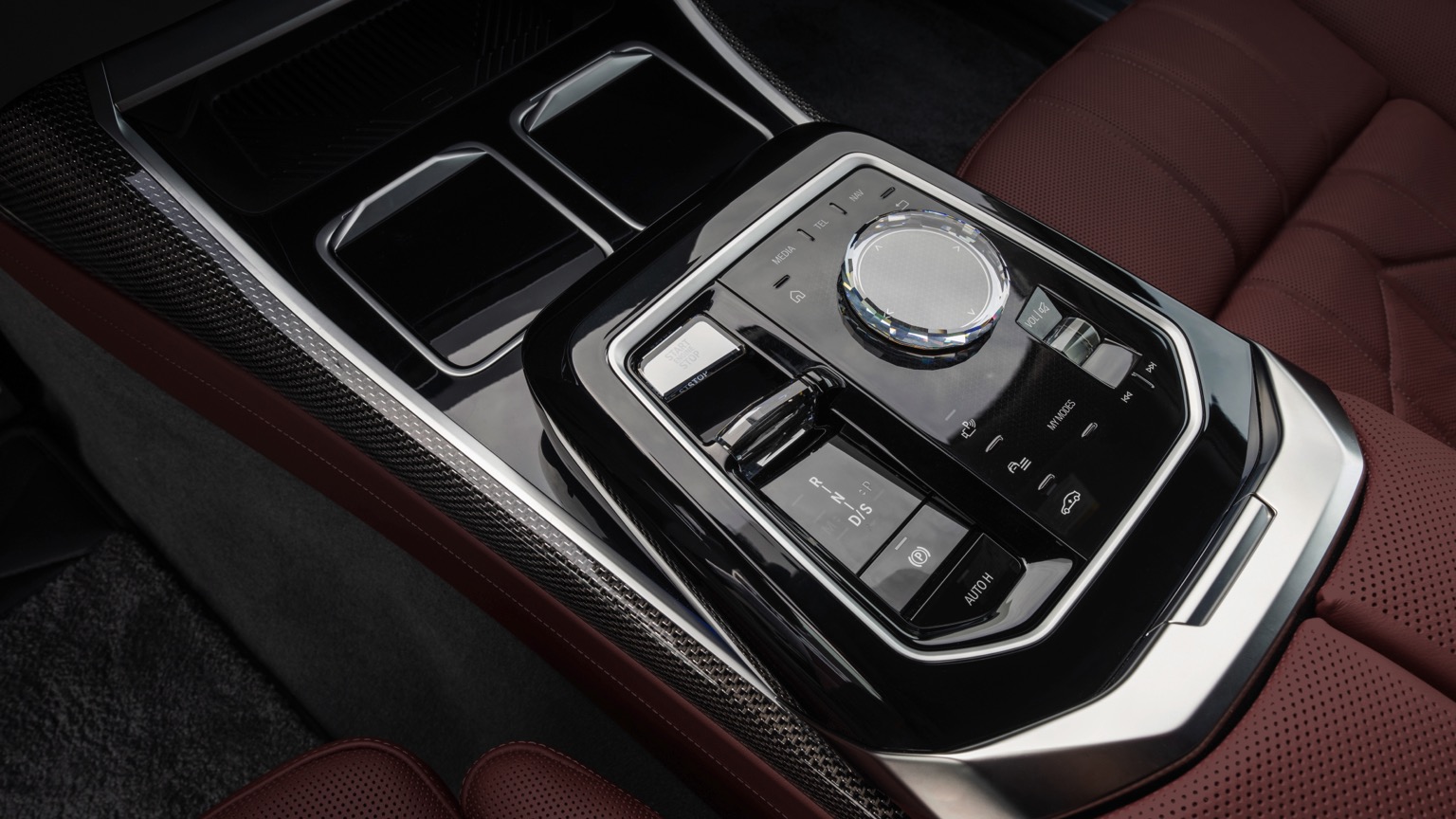 BMW_i7_2022-24