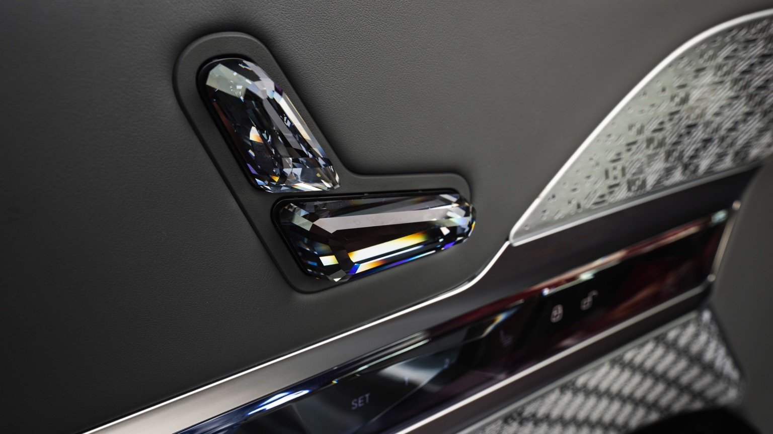 BMW_i7_2022-25