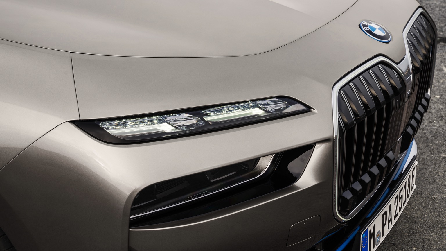 BMW_i7_2022-33