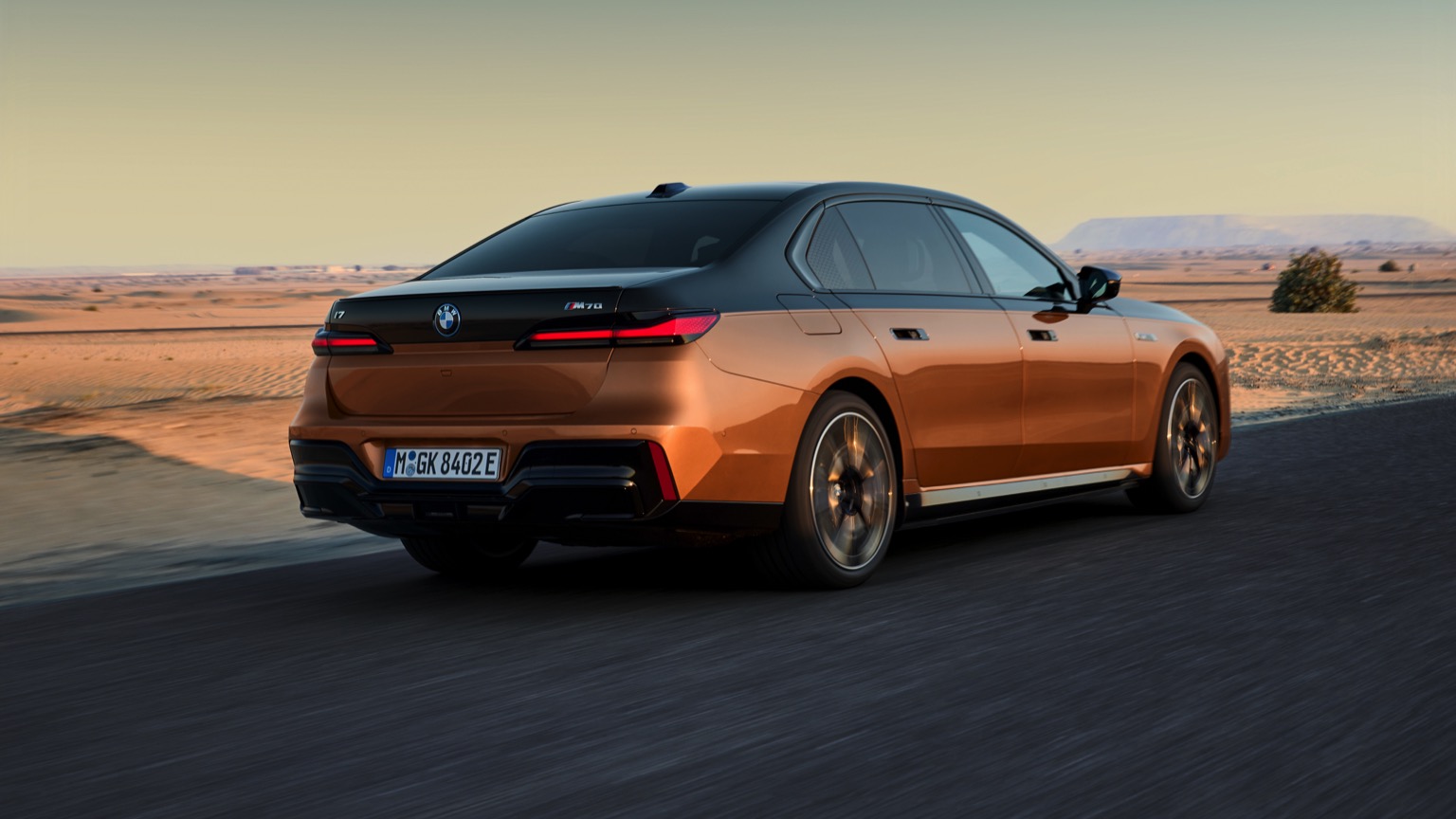 BMW_i7_M70_2023-18