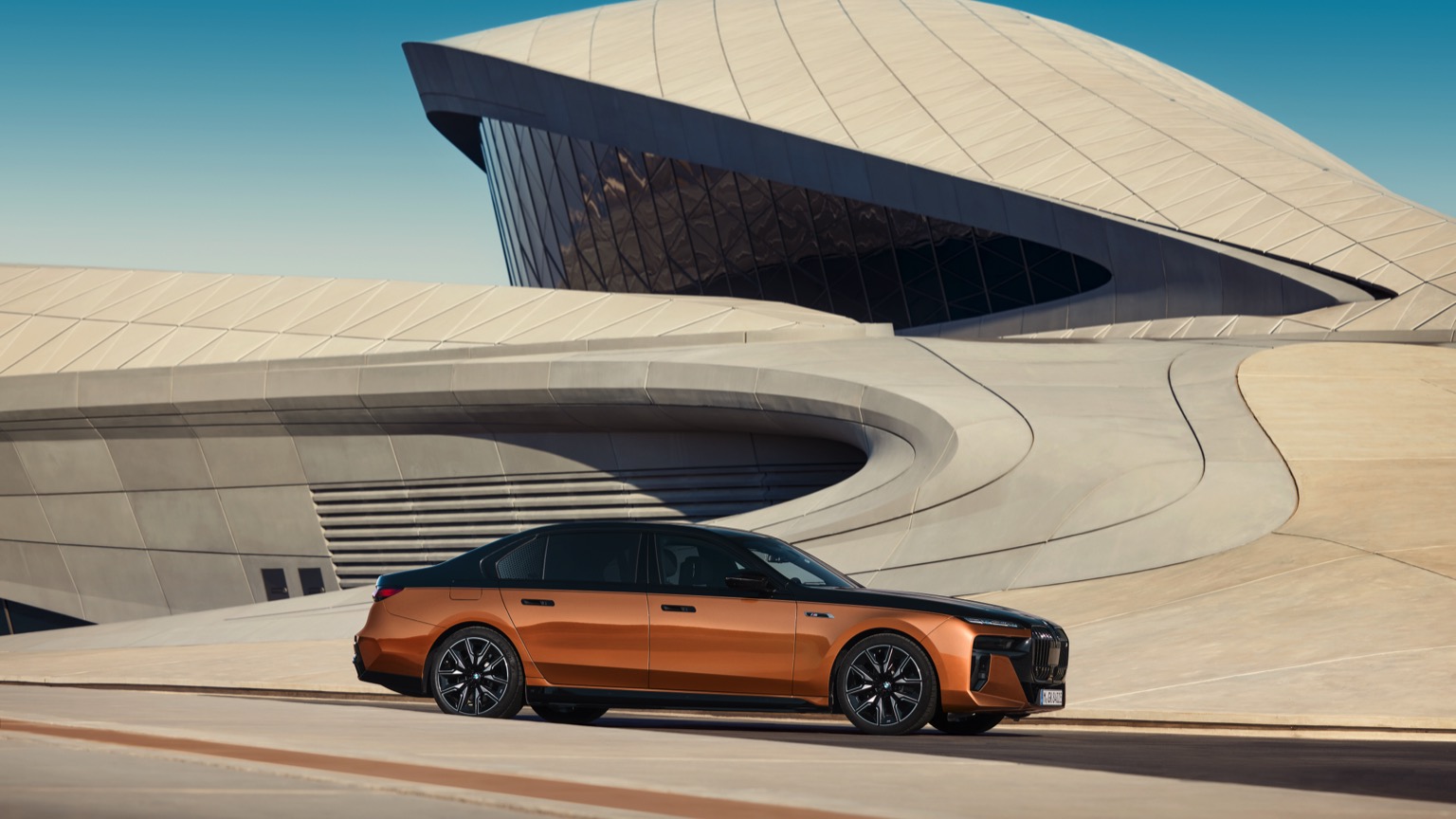 BMW_i7_M70_2023-2