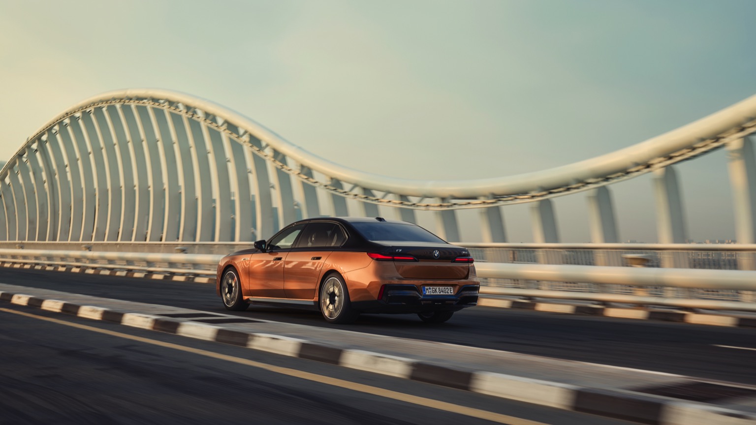BMW_i7_M70_2023-24
