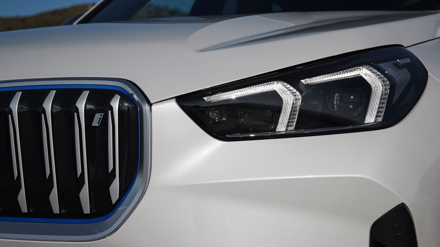 BMW_iX1_2022-29