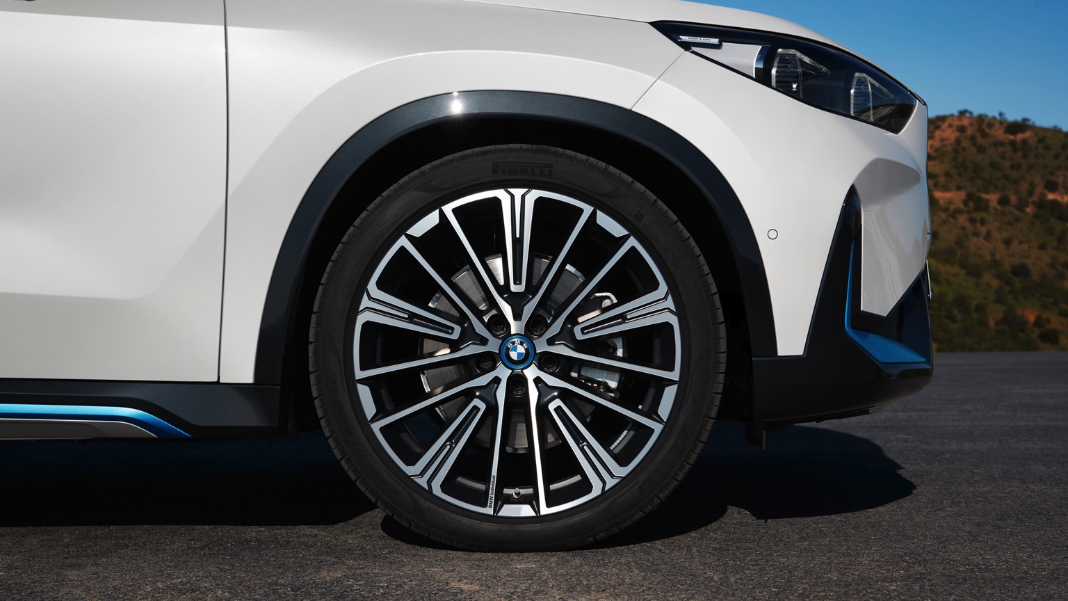 BMW_iX1_2022-31