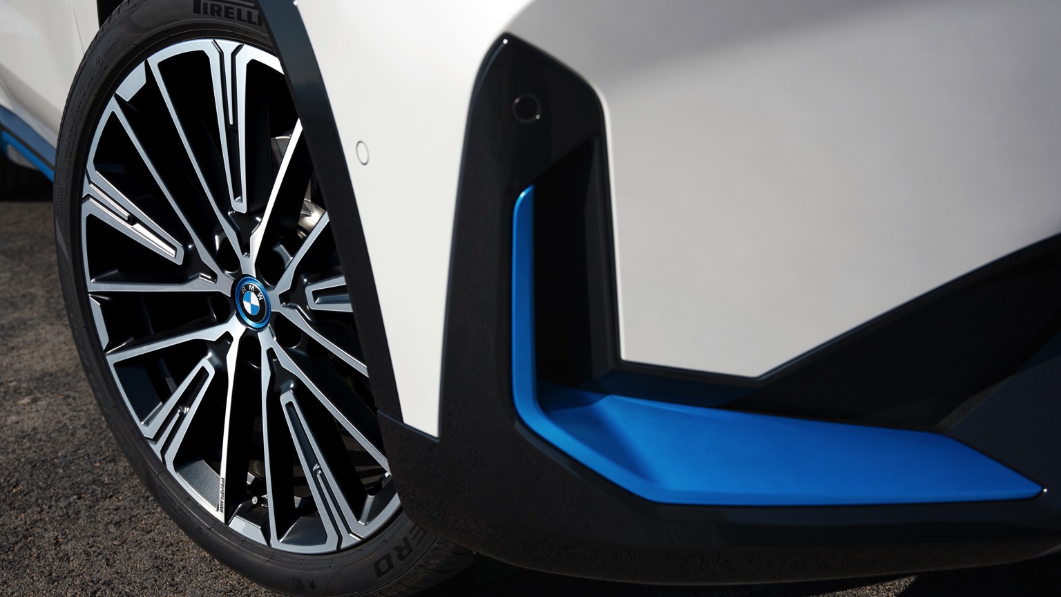 BMW_iX1_2022-32