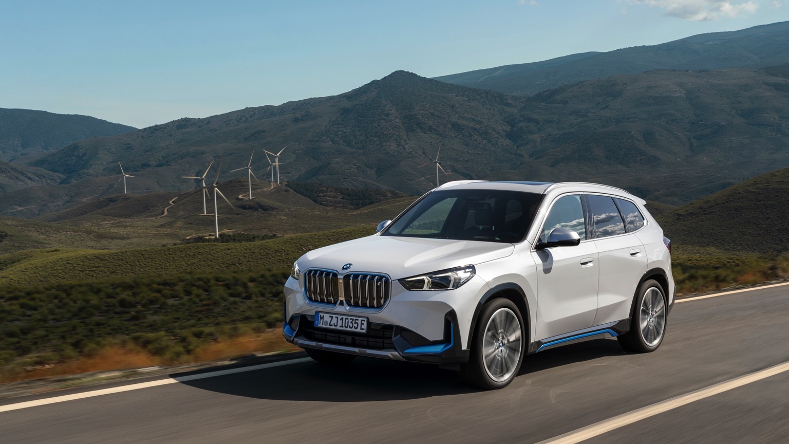 BMW_iX1_2022-8