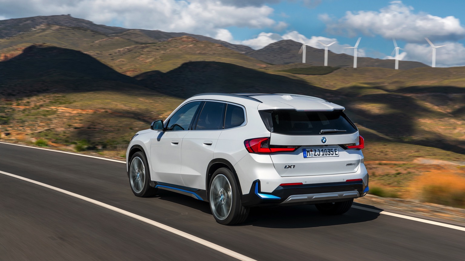 BMW_iX1_2022-9