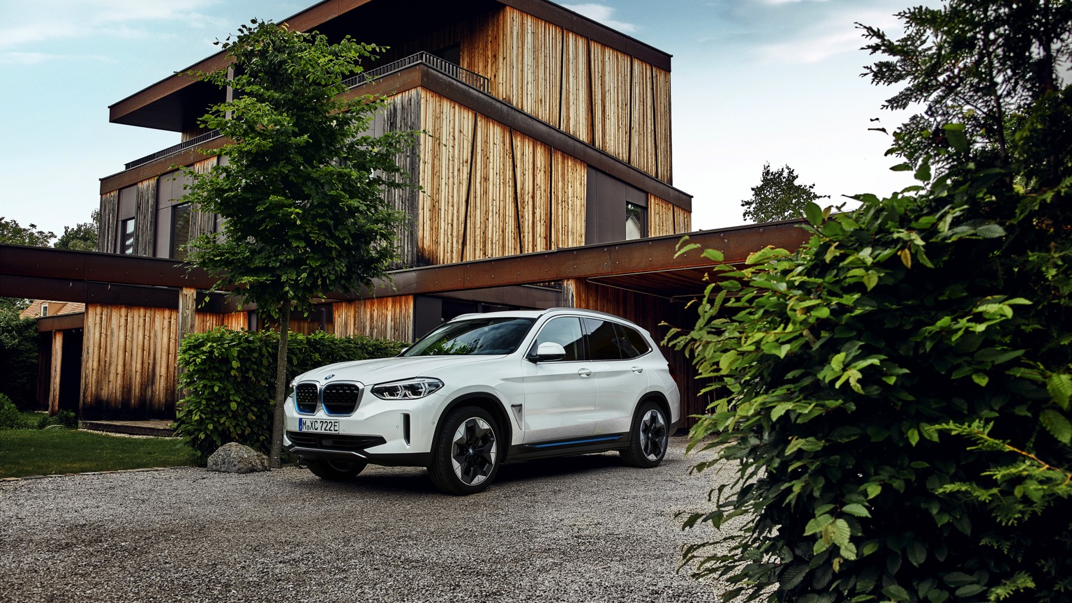 BMW_iX3-11