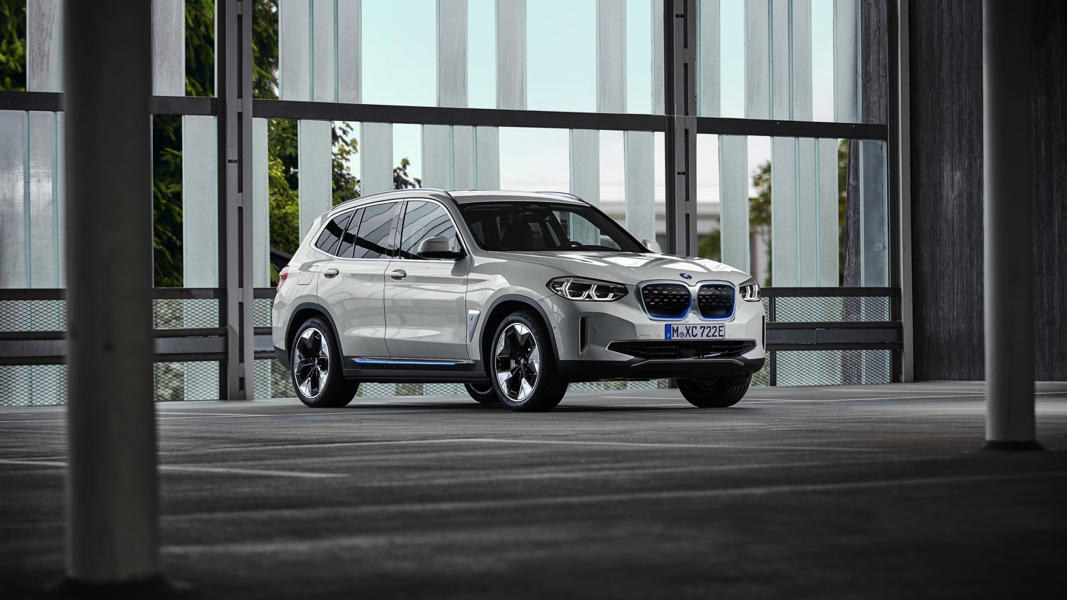 BMW_iX3-13