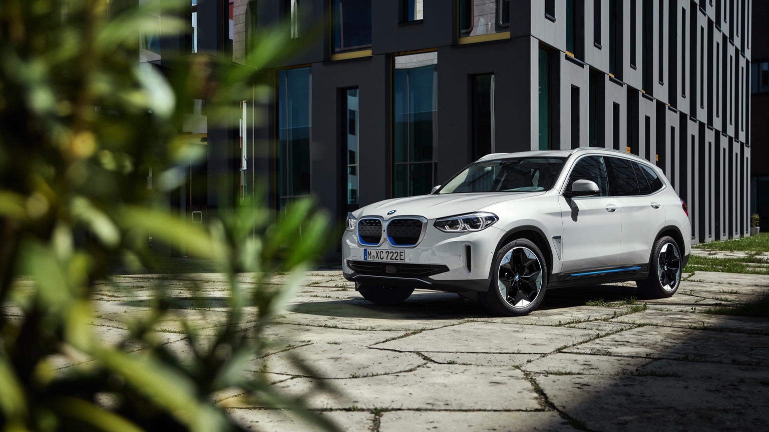 BMW_iX3-15