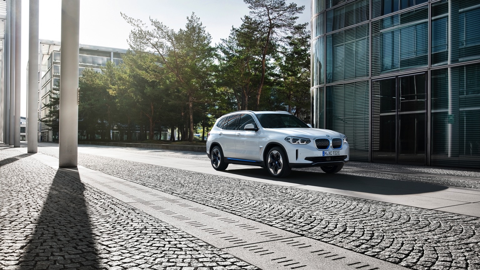 BMW_iX3-18
