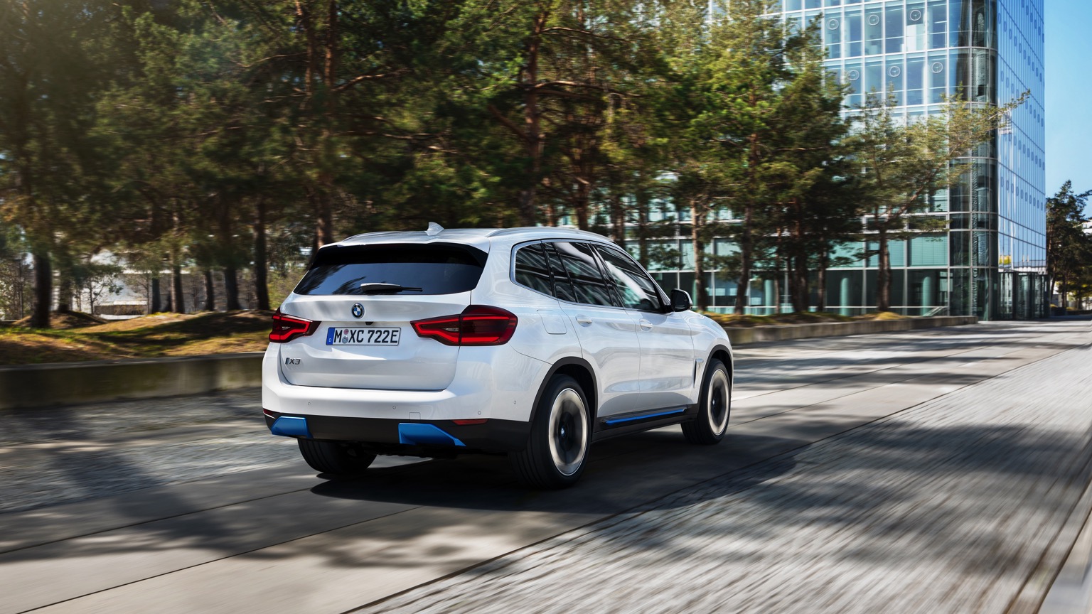 BMW_iX3-19