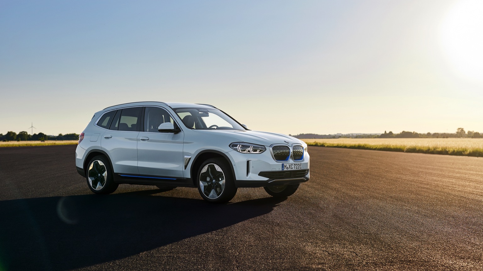 BMW_iX3-5