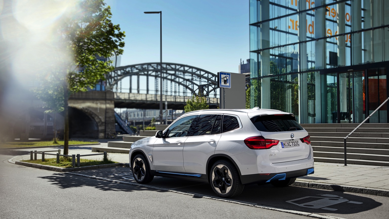 BMW_iX3-9