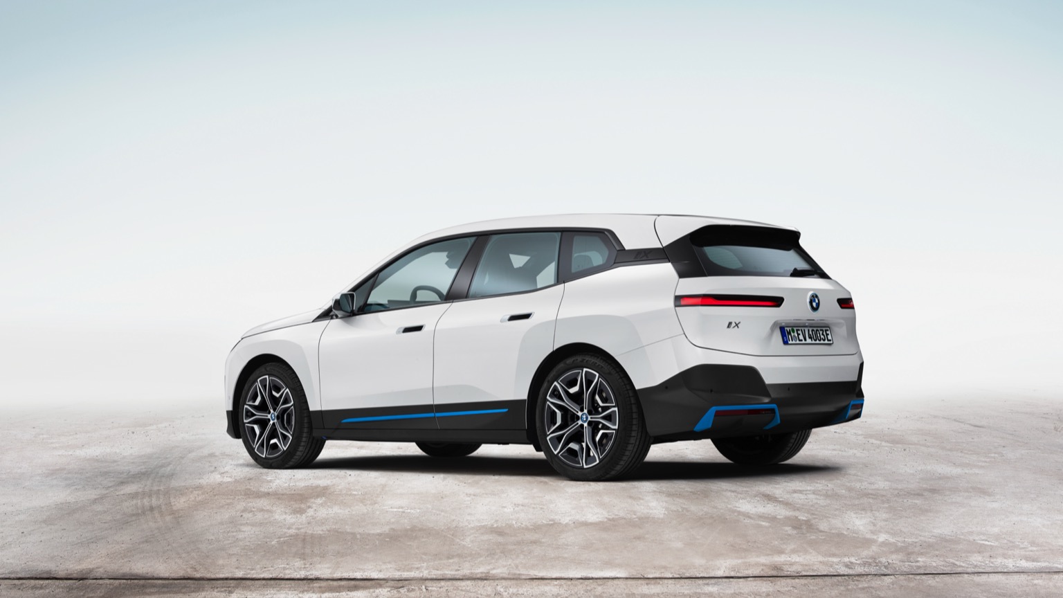 BMW_iX_2022-2