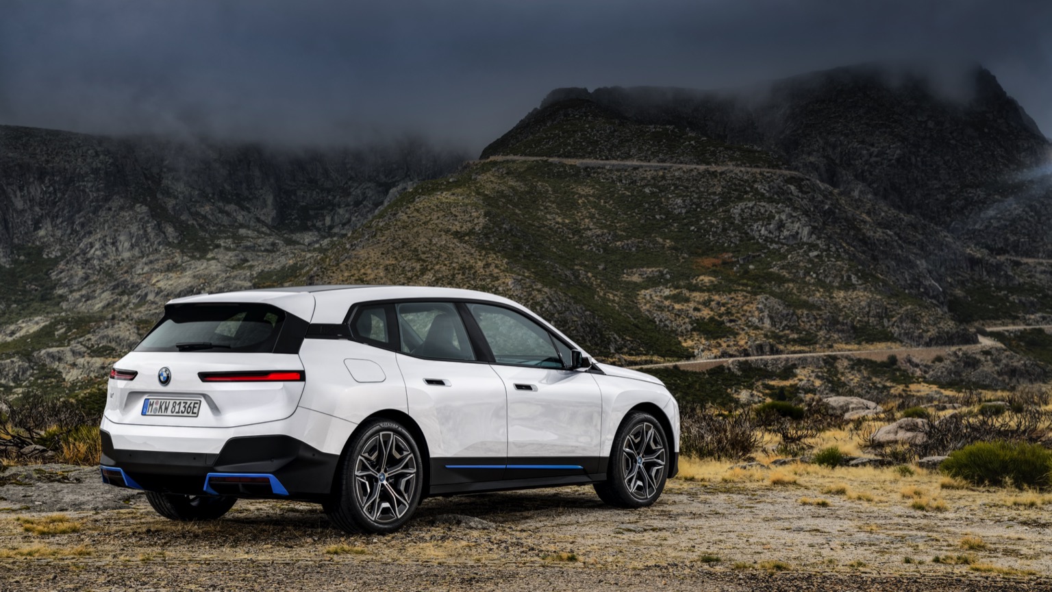 BMW_iX_2022-20