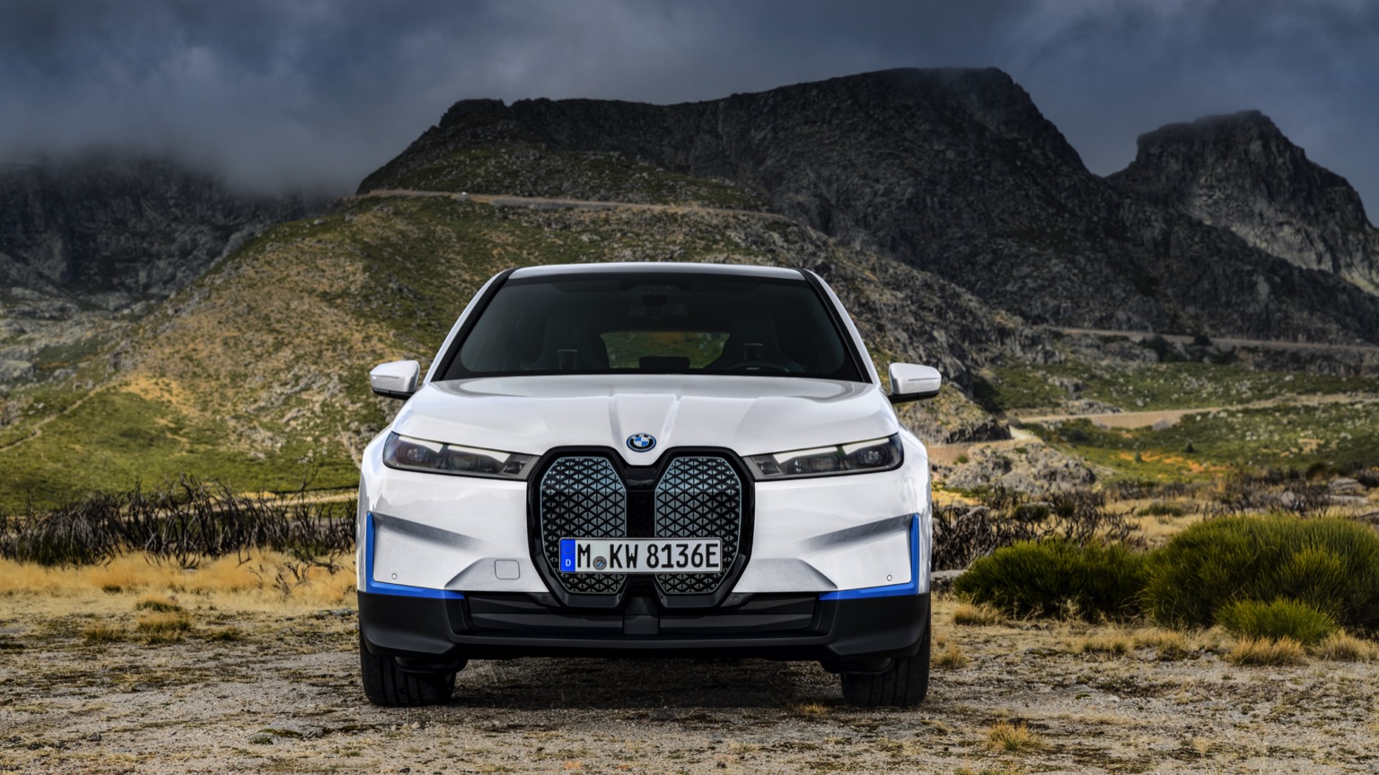 BMW_iX_2022-21