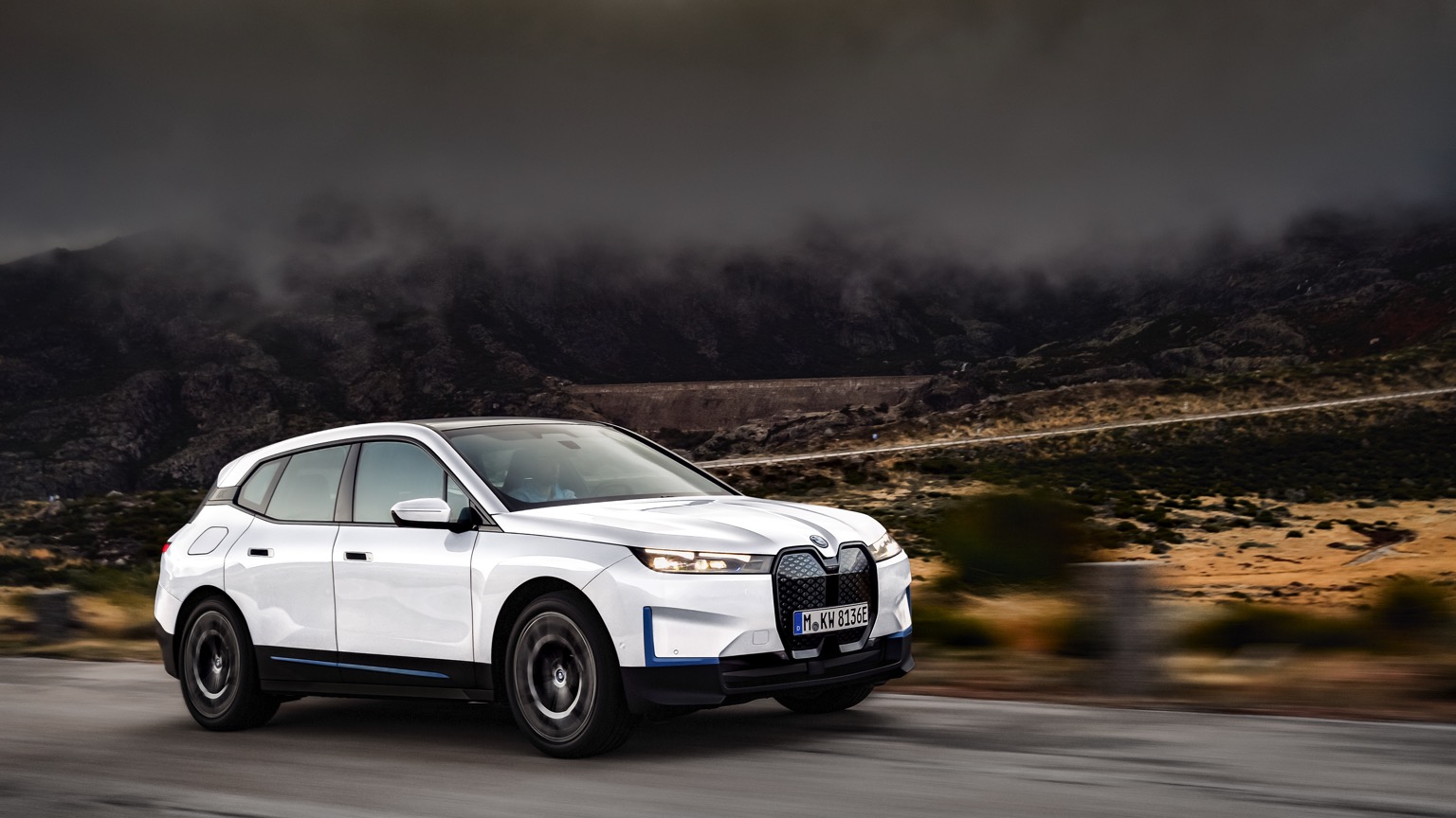 BMW_iX_2022-24